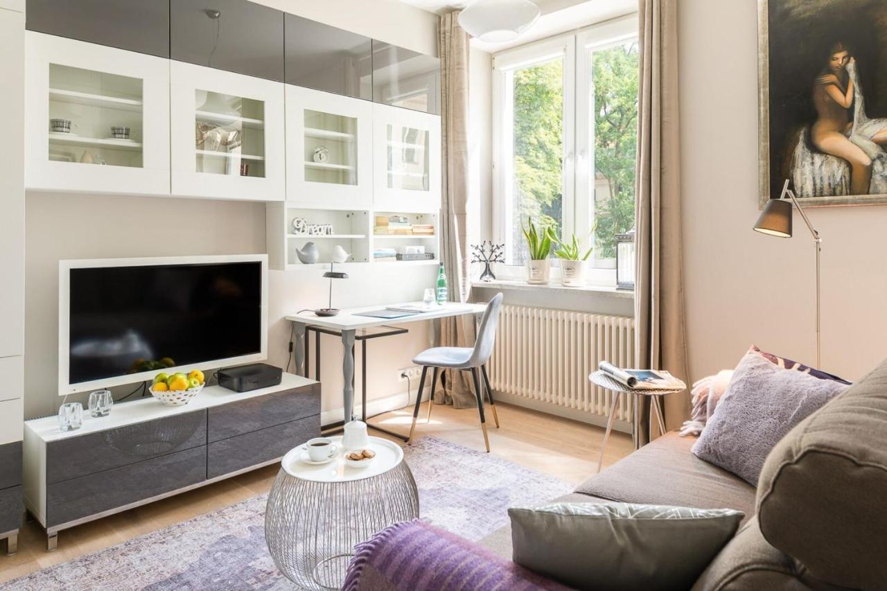 Rent Like Home - Nowy Swiat 47A Varşova Dış mekan fotoğraf
